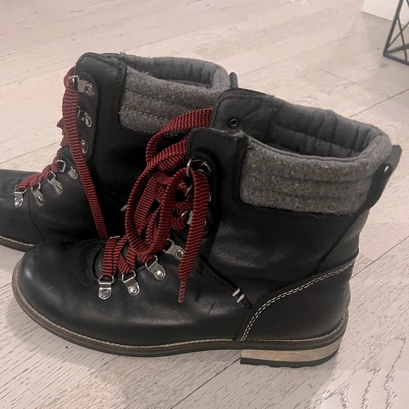 Kodiak Real Leather Waterproof Hiking Boots with Felt Upper and Rubber Sole - Picture 7 of 8